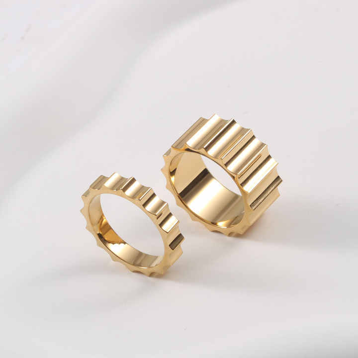 Trendy High Polished Geometric 18K Gold Plated Water Resistant Stainless Steel Jewelry Gear Shape Finger Rings for Women