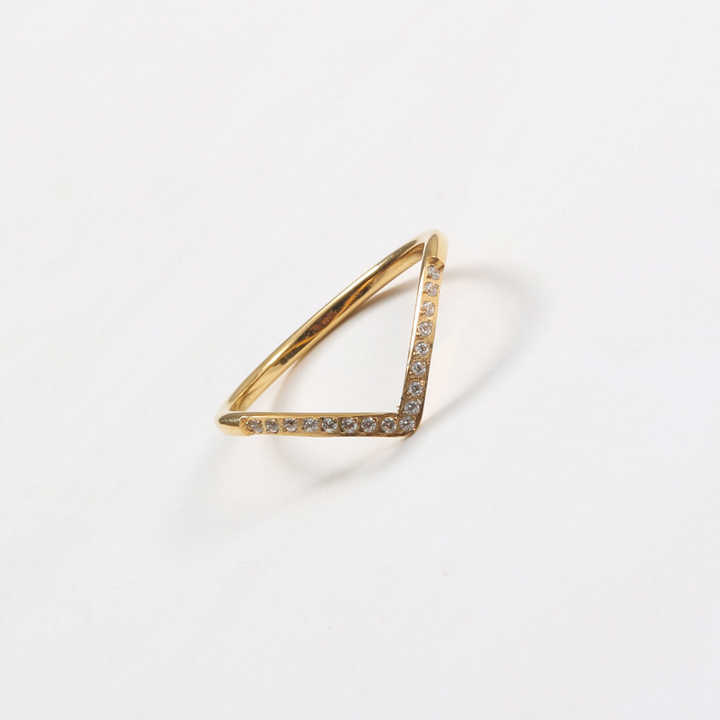 New Arrival High End Stainless Steel 18K Gold Plated Dainty Cubic Zirconia Half Pave Irregular Arrow Rings for Women