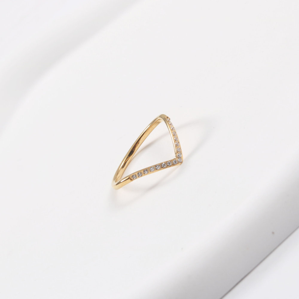 New Arrival High End Stainless Steel 18K Gold Plated Dainty Cubic Zirconia Half Pave Irregular Arrow Rings for Women