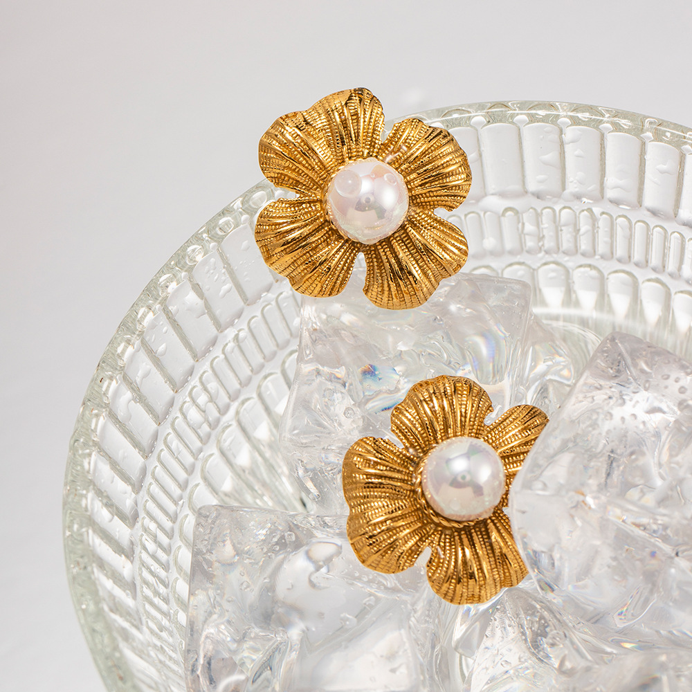 New Arrival Trendy Stainless Steel with 18K Gold Plated Waterproof & Tarnish Free Flower Pearl Stud Earrings for Women