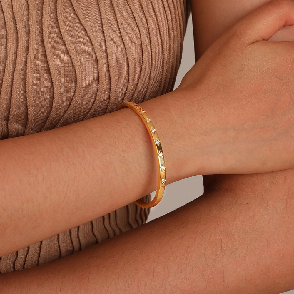 Trendy Elegant Sparkling 18k Gold Plated Stainless Steel 4mm 6mm Bangle Bracelet Cucic Zircon Star Clasp Bangles for Parties