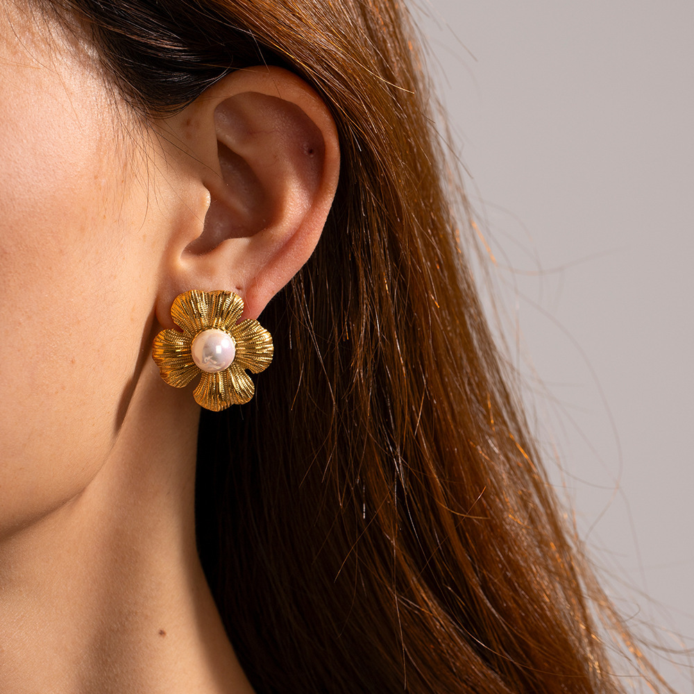 New Arrival Trendy Stainless Steel with 18K Gold Plated Waterproof & Tarnish Free Flower Pearl Stud Earrings for Women