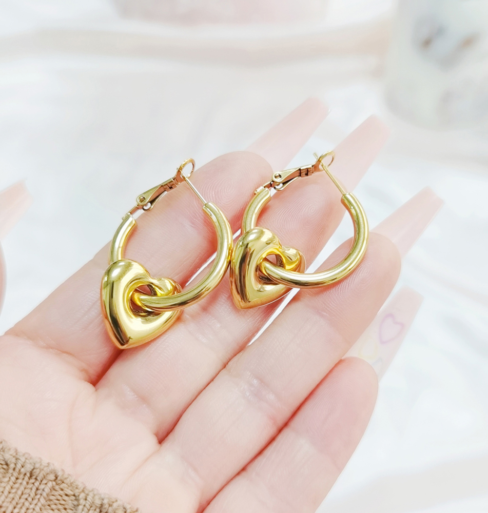 New Arrival 18K PVD Gold Plated Hypoallergenic Stainless Steel Heart Pendant Hoop Earrings for Women
