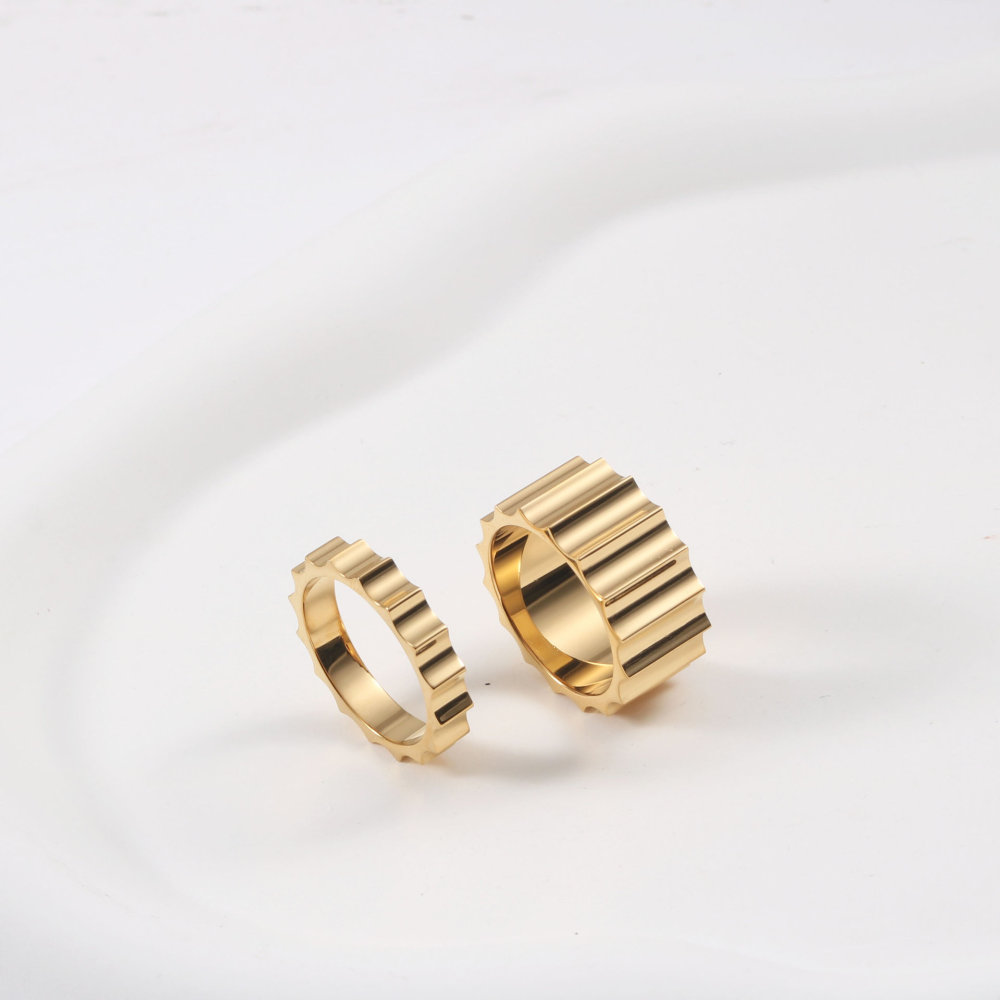 Trendy High Polished Geometric 18K Gold Plated Water Resistant Stainless Steel Jewelry Gear Shape Finger Rings for Women