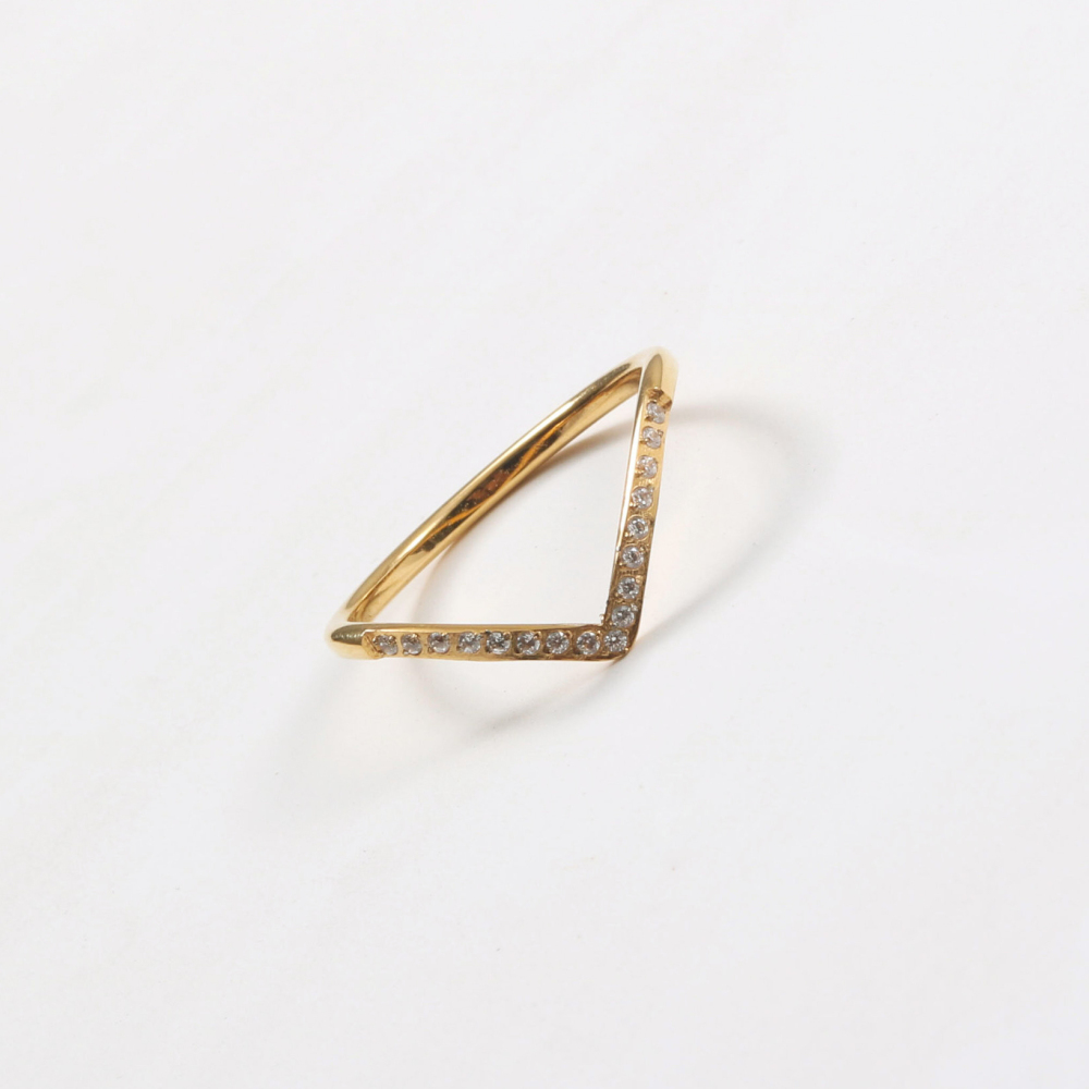New Arrival High End Stainless Steel 18K Gold Plated Dainty Cubic Zirconia Half Pave Irregular Arrow Rings for Women