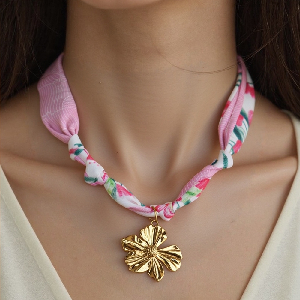 INS Boho Vintage Style 18K Gold Plated Stainless Steel Flower Sun Heart Charms Pendant Scarf Necklace for Women