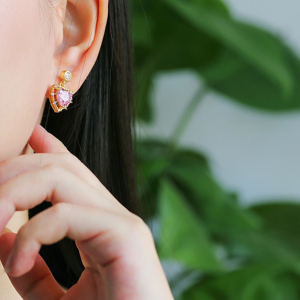 New Arrival Pretty Jewelry Brass 18K Gold Plated Heart Shape CZ Stud Earrings for Women Valentine's Day Gift