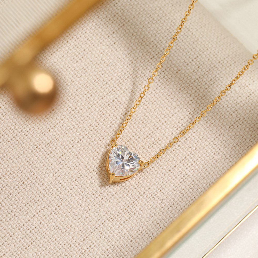 IVIAPRO Trendy Jewelry 18K Gold Plated Stainless Steel Necklace Heart Zircon Pendant Necklace for Women