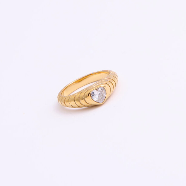 Trendy New Arrival High End 18K Gold Plated Heart-shaped Cubic Zircon Croissant Dainty Rings Stainless Steel Jewelry