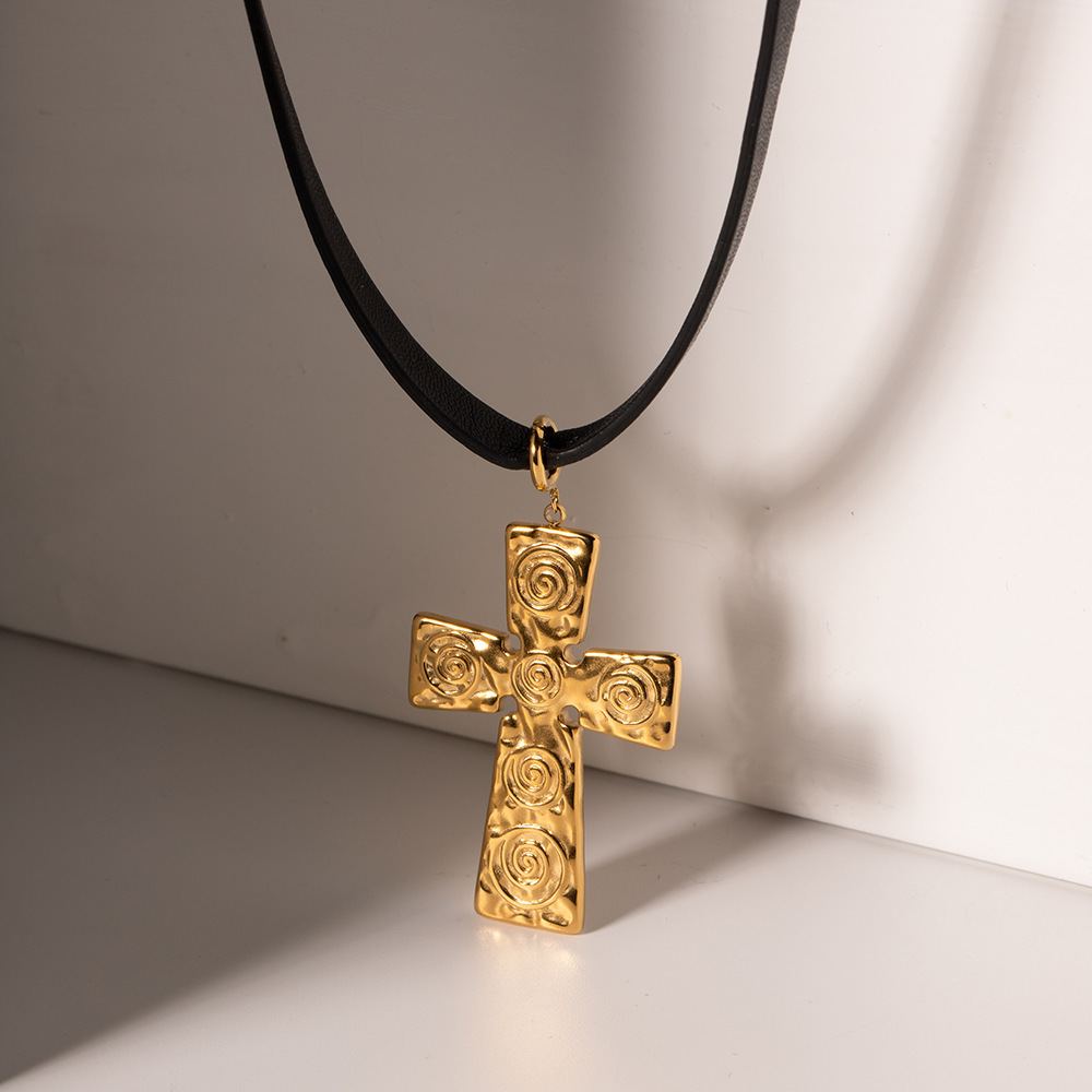 Trendy Stainless Steel 18K Gold Plated Leather Rope Personalized Spiral Texture Cross Pendant  Choker Necklace