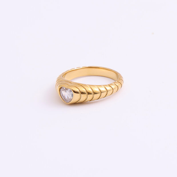 Trendy New Arrival High End 18K Gold Plated Heart-shaped Cubic Zircon Croissant Dainty Rings Stainless Steel Jewelry
