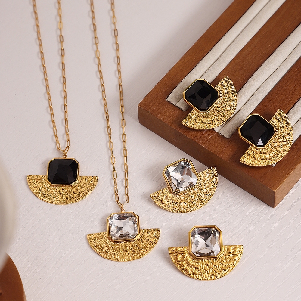 New Design Fashion Jewelry Set Tarnish Free Stainless Steel Fan Shaped Stud Earrings Pendant Necklace Set for Women