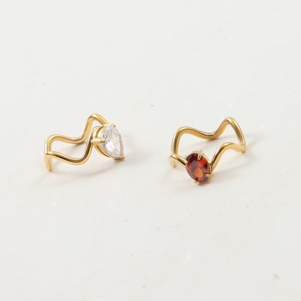 New Trendy Tarnish Free 18K Gold Plated Water Drop Zircon Red Oval CZ Wave Stainless Steel Geometric Engagement Rings for Women