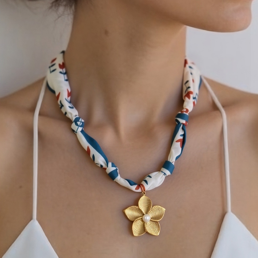 INS Boho Vintage Style 18K Gold Plated Stainless Steel Flower Sun Heart Charms Pendant Scarf Necklace for Women