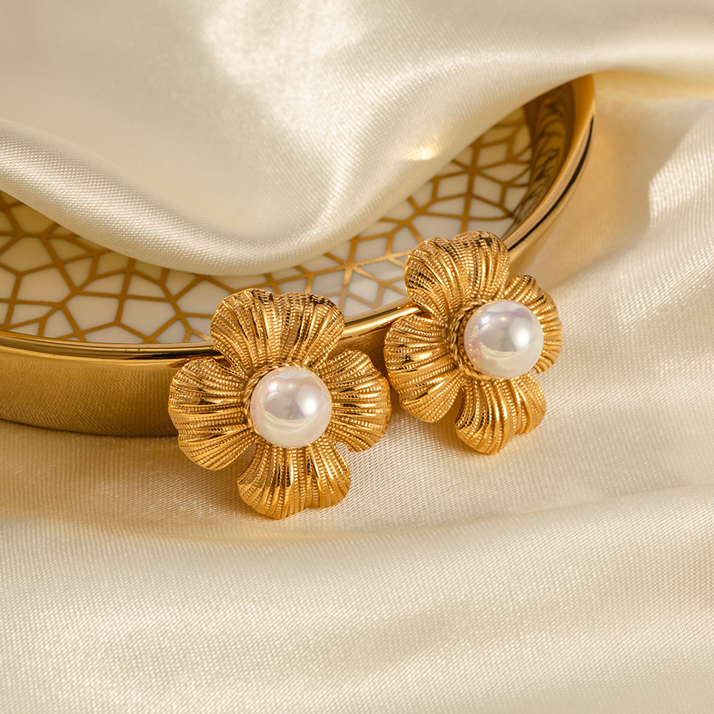 New Arrival Trendy Stainless Steel with 18K Gold Plated Waterproof & Tarnish Free Flower Pearl Stud Earrings for Women