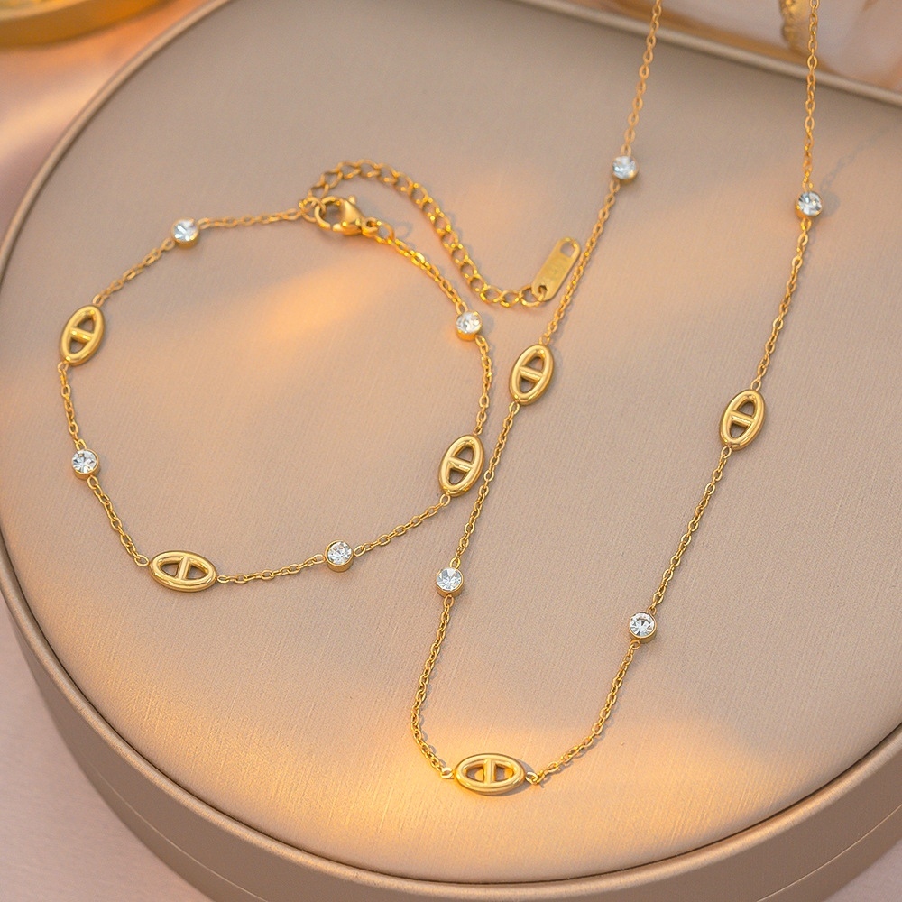 Hot Seller Tarnish Free Pig Nose Necklace