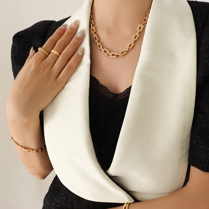Trendy Jewelry 18K  Plated Geometric Link Chain Square Interlocking Chain Necklace Gold Stainless Steel for Women