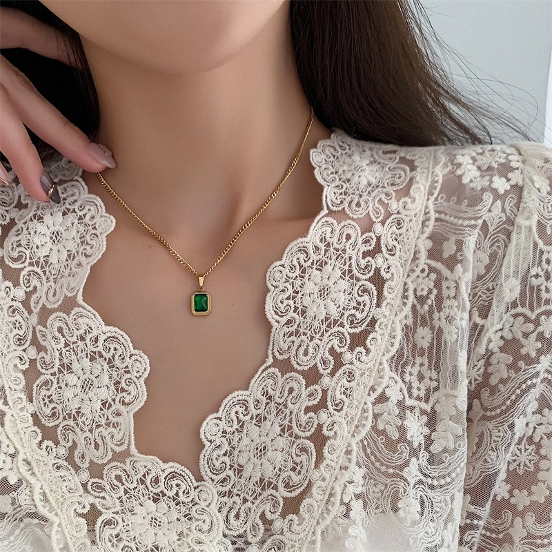 IVIAPRO Elegant Colorful Rectangle Shaped Zircon Pendant Necklace