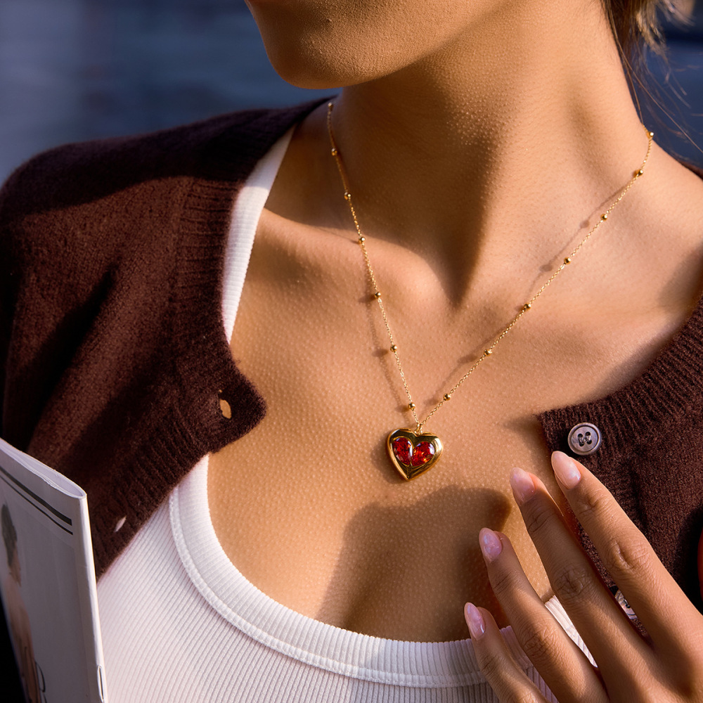 IVIAPRO Valentine's Gift Red Zircon Heart Pendant Necklace