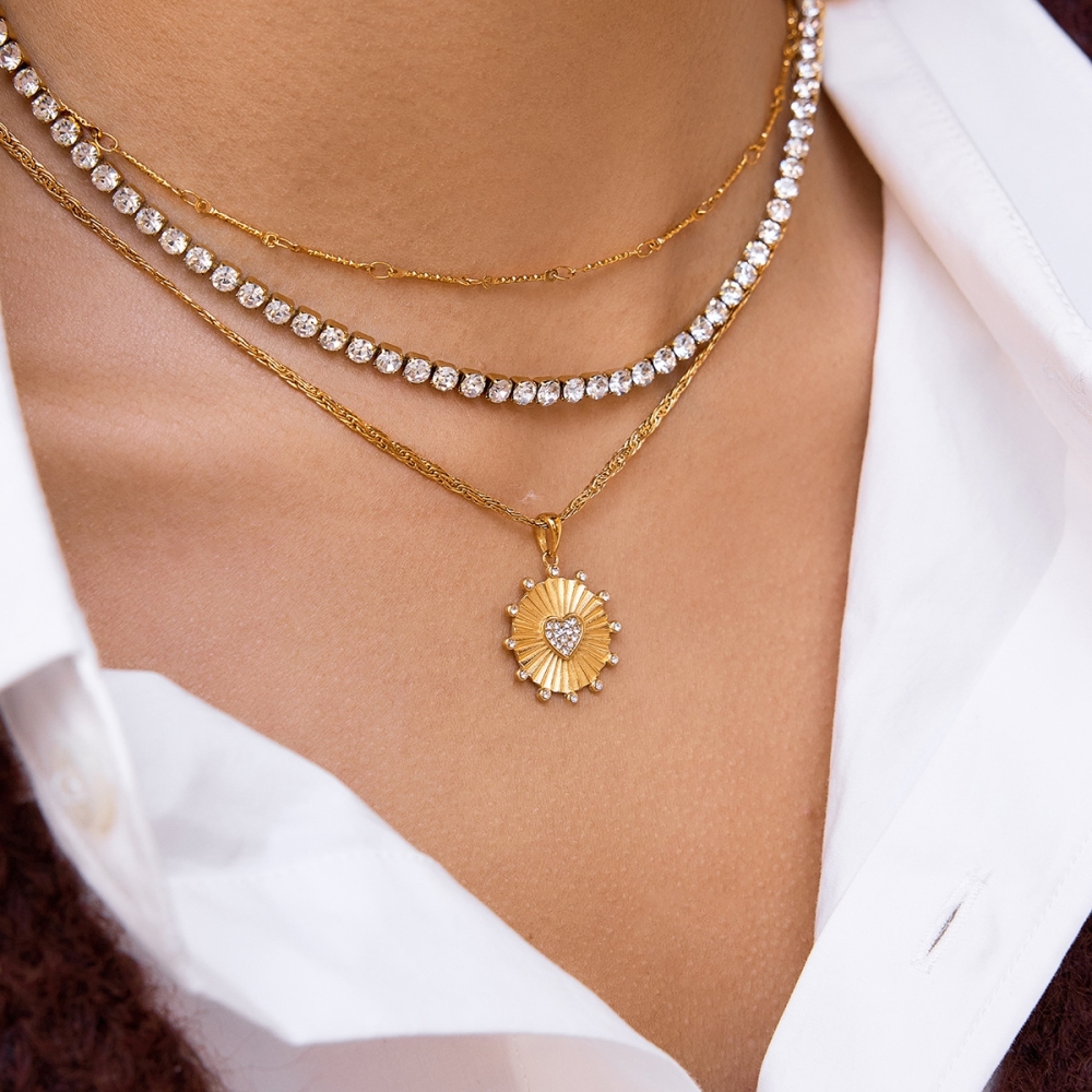 IVIAPRO Valentine's Day Gift Red Heart-shaped Zircon Sun Pendant Necklace