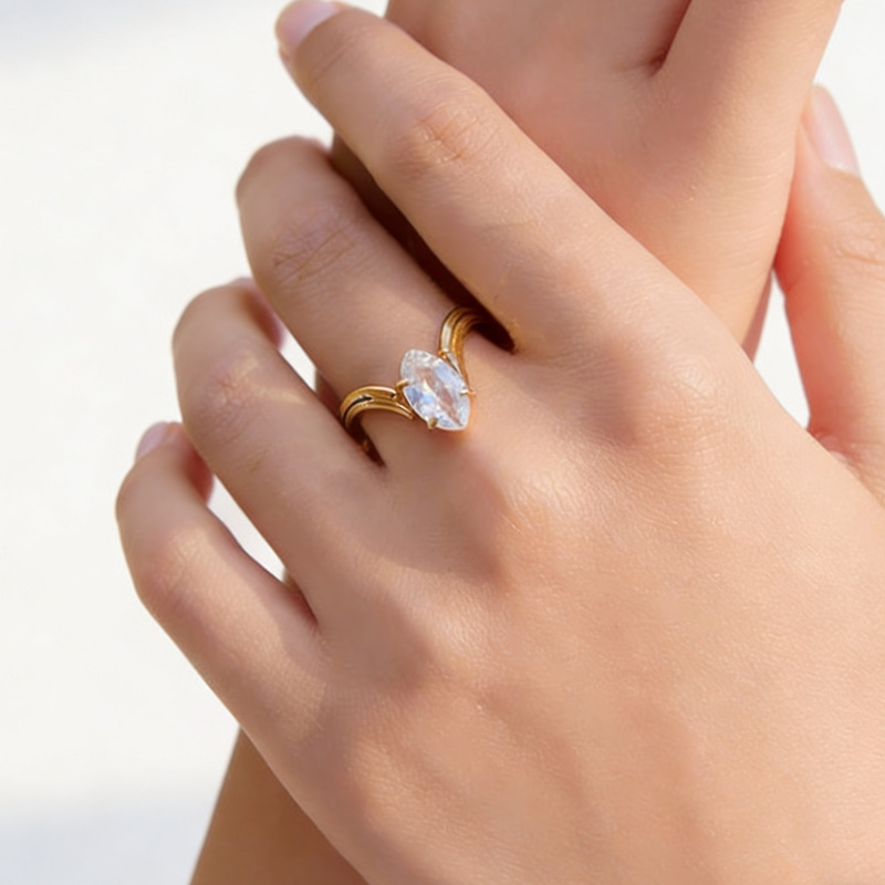 IVIAPRO Non-tarnish Horse Eye Shaped Zircon Engagement Ring