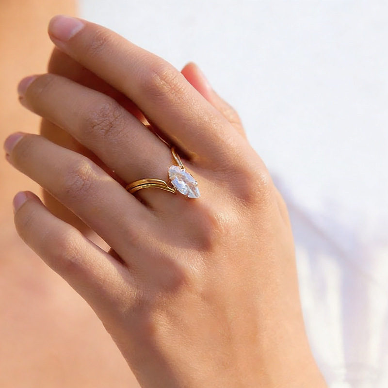 IVIAPRO Non-tarnish Horse Eye Shaped Zircon Engagement Ring