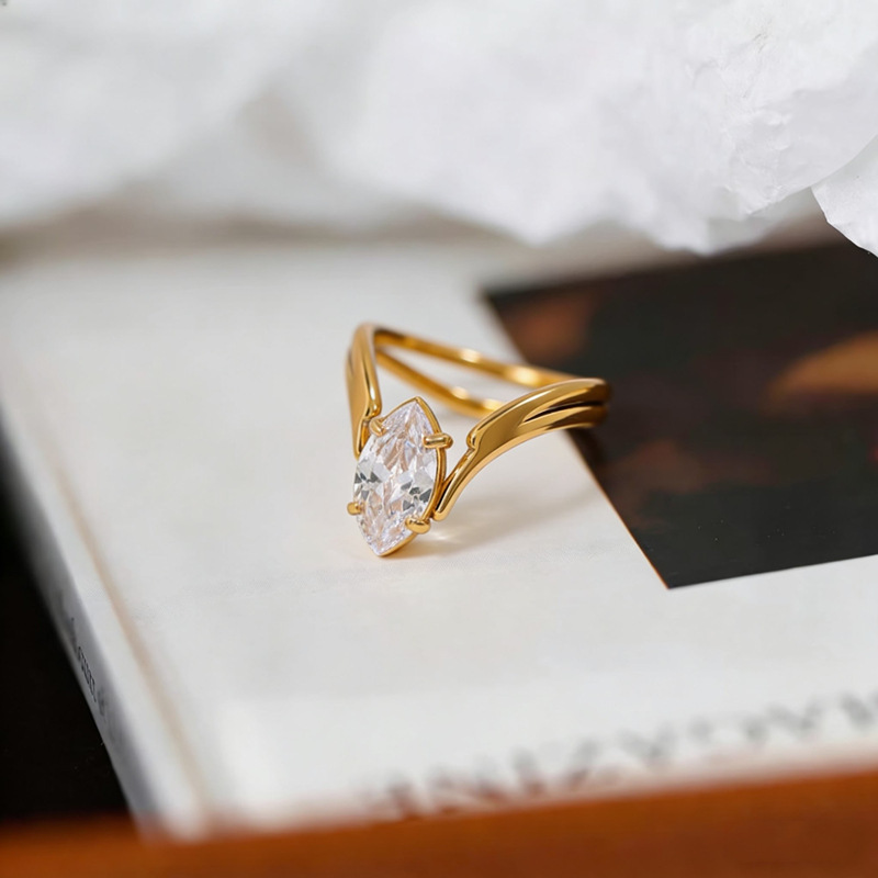 IVIAPRO Non-tarnish Horse Eye Shaped Zircon Engagement Ring