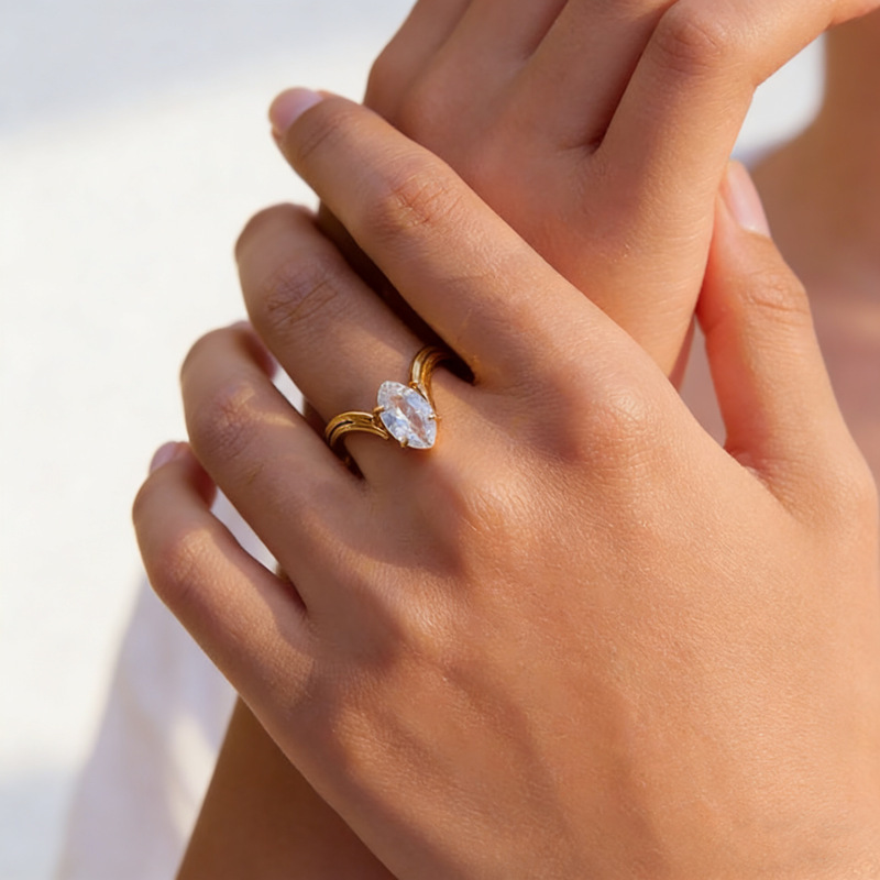 IVIAPRO Non-tarnish Horse Eye Shaped Zircon Engagement Ring