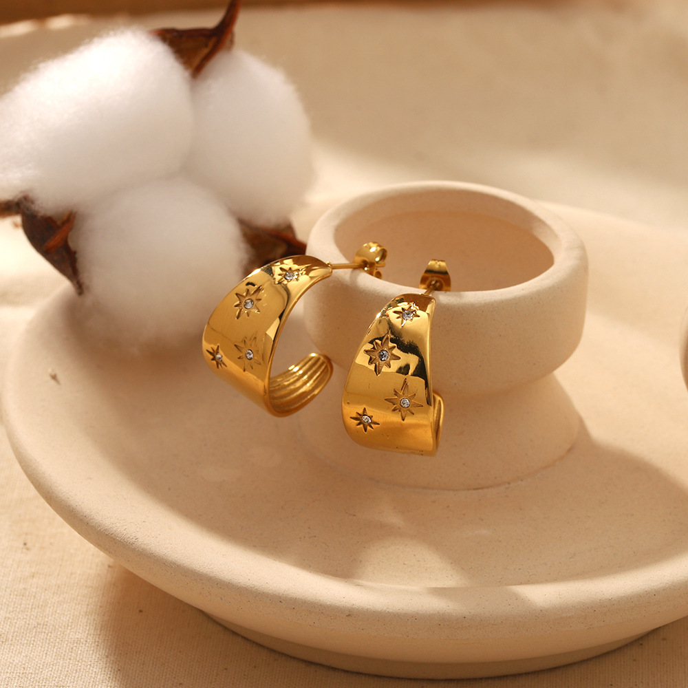 IVIAPRO Hypoallergenic Chunky CZ Octagonal Star Wide Band C Stud Earrings