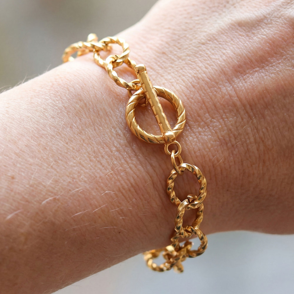 IVIAPRO Tarnish Free Embossing OT Clasp Chain Bracelet