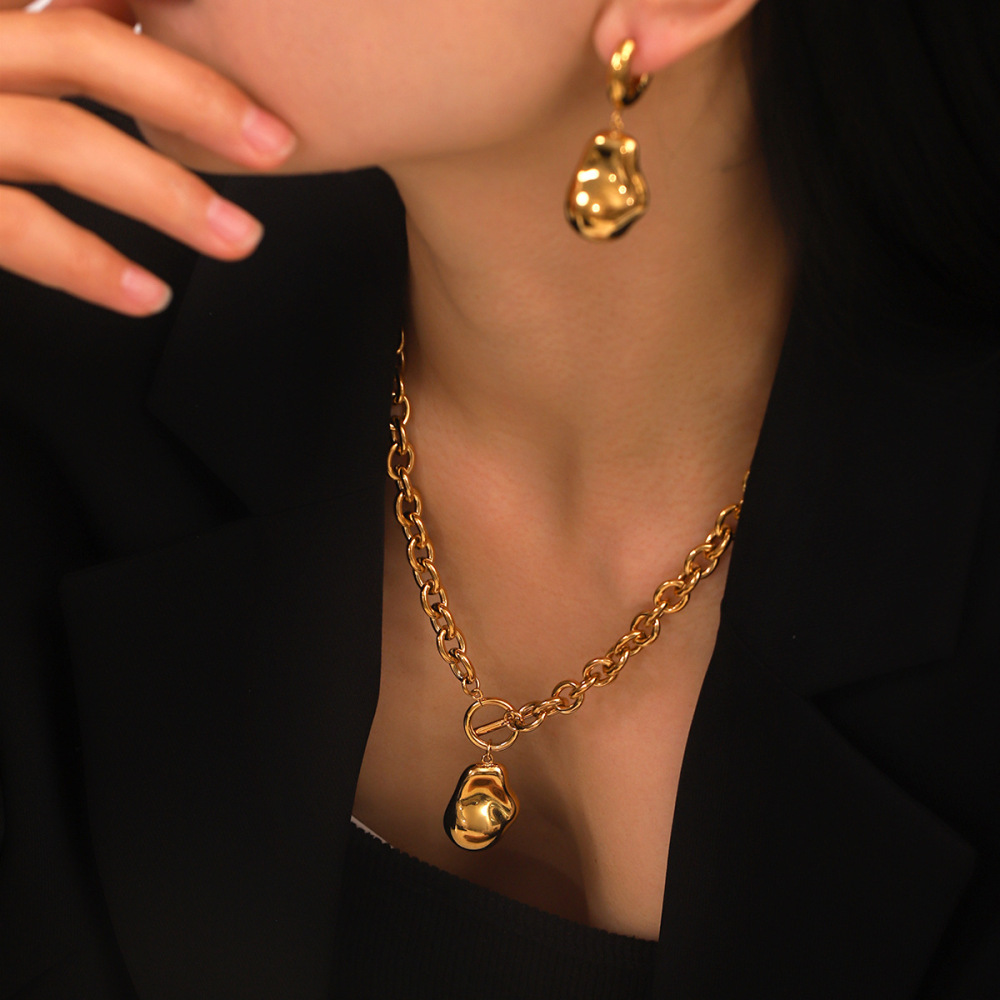 IVIAPRO OT Clasp Baroque Pendant Chain Bracelet