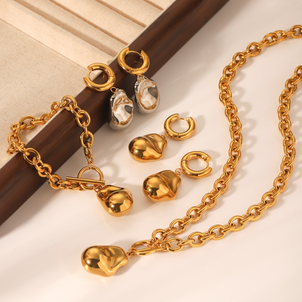 IVIAPRO OT Clasp Baroque Pendant Necklace