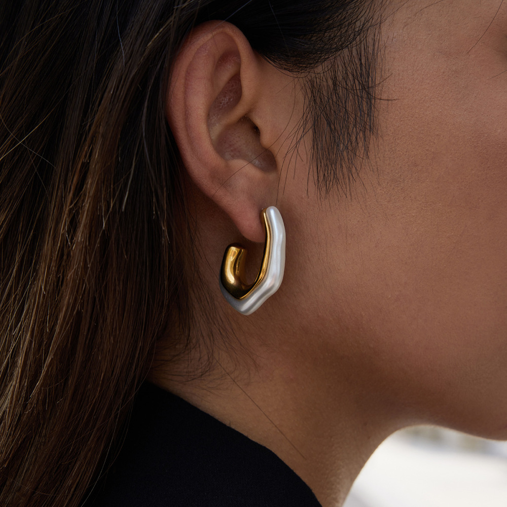 Waterproof Imitation Pearl White Resin Hoop Earrings