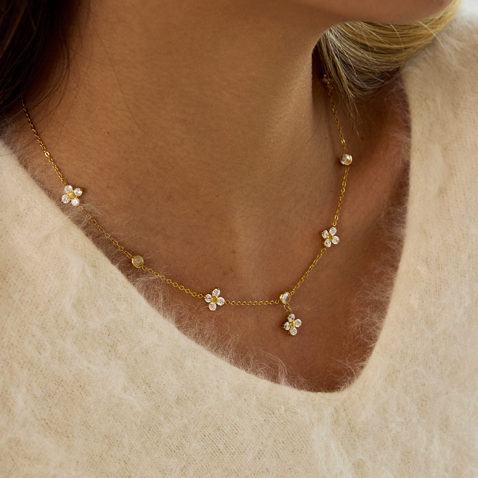 IVIAPRO Trendy CZ Clover Choker Necklace