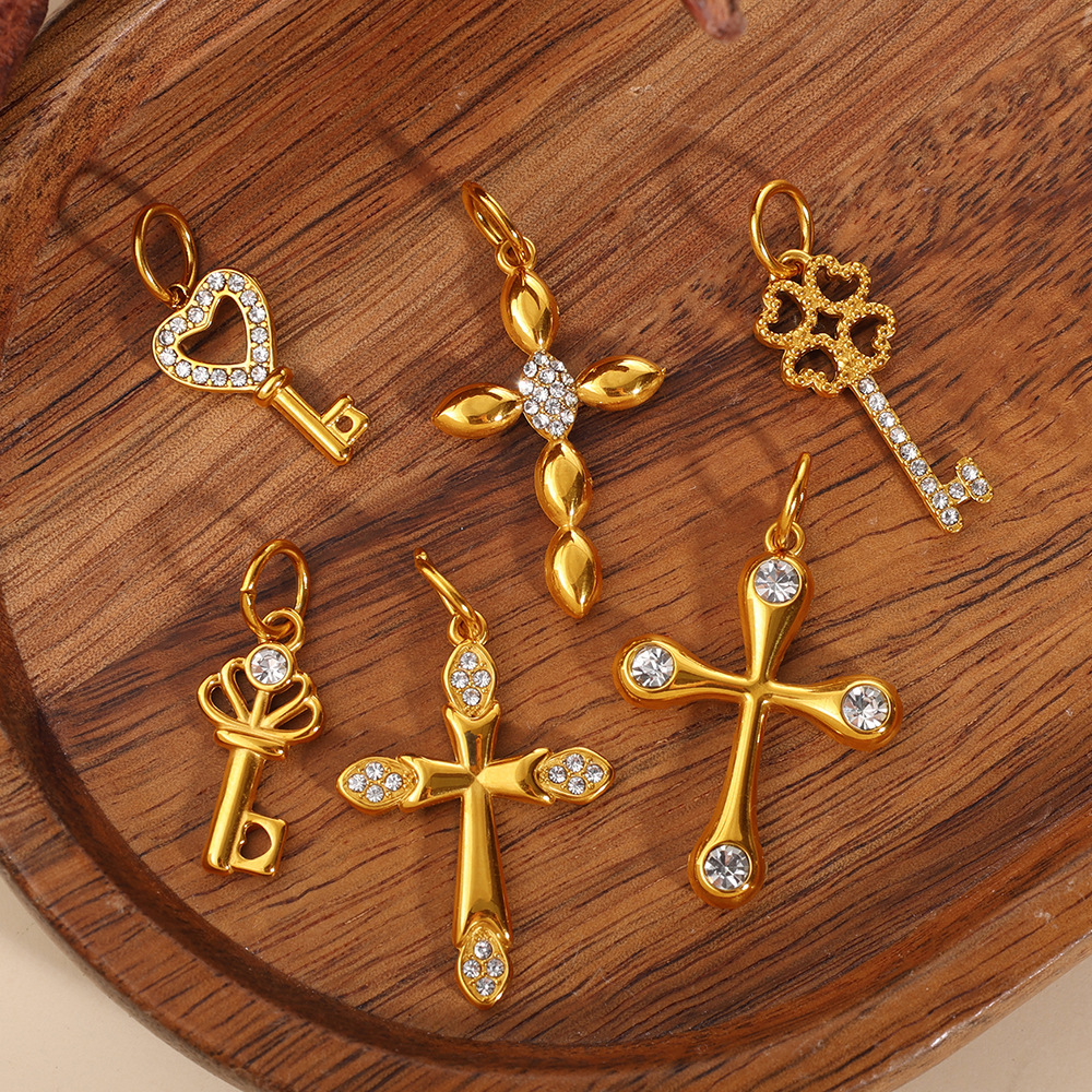 Tarnish Free Jewelry Accessories CZ Key Cross Charms Pendants for DIY