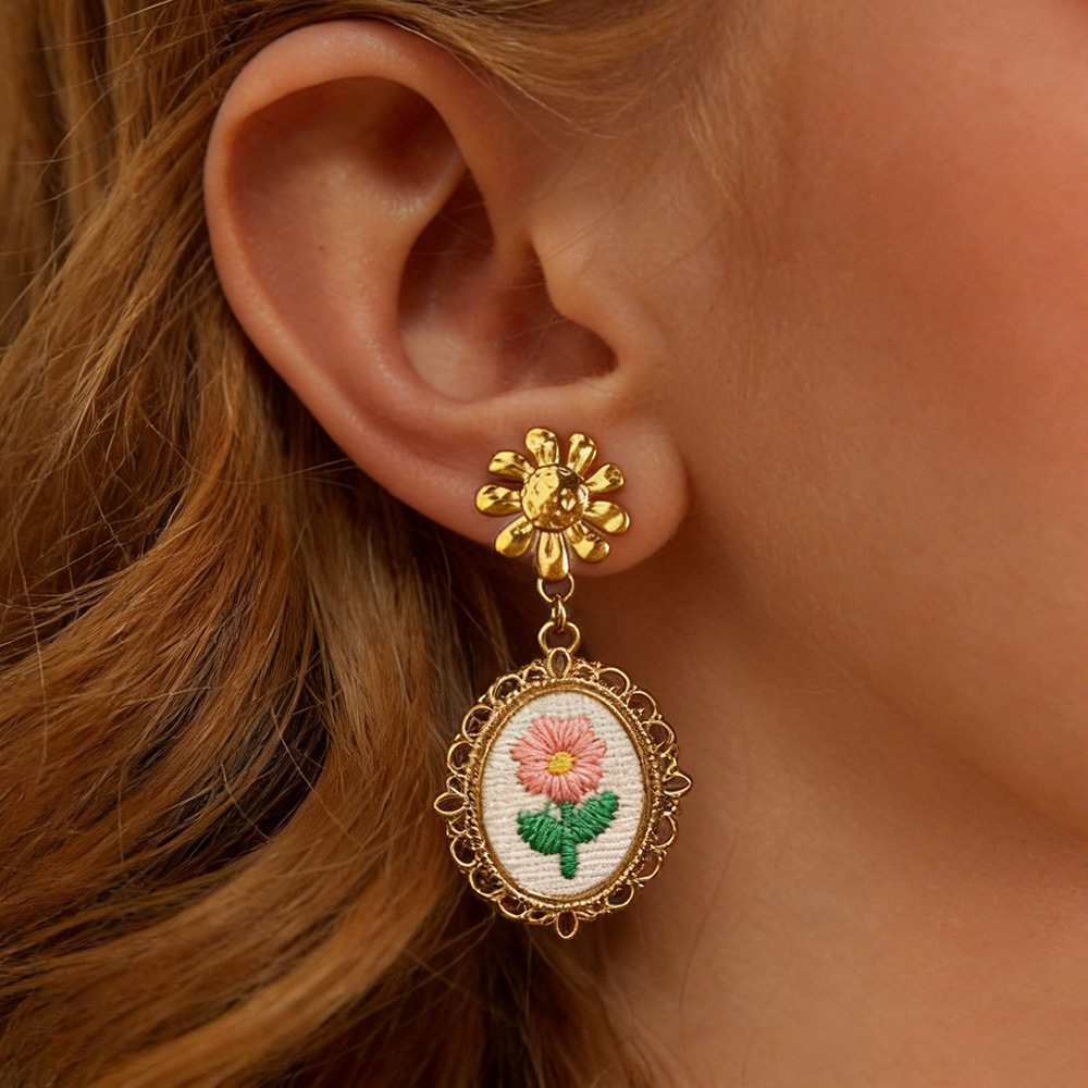 New Design Stainless Steel Retro Flower Earrings