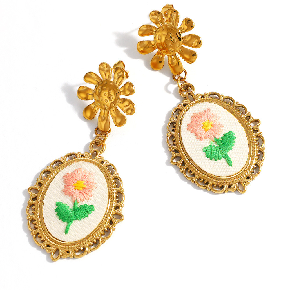 New Design Stainless Steel Retro Flower Earrings