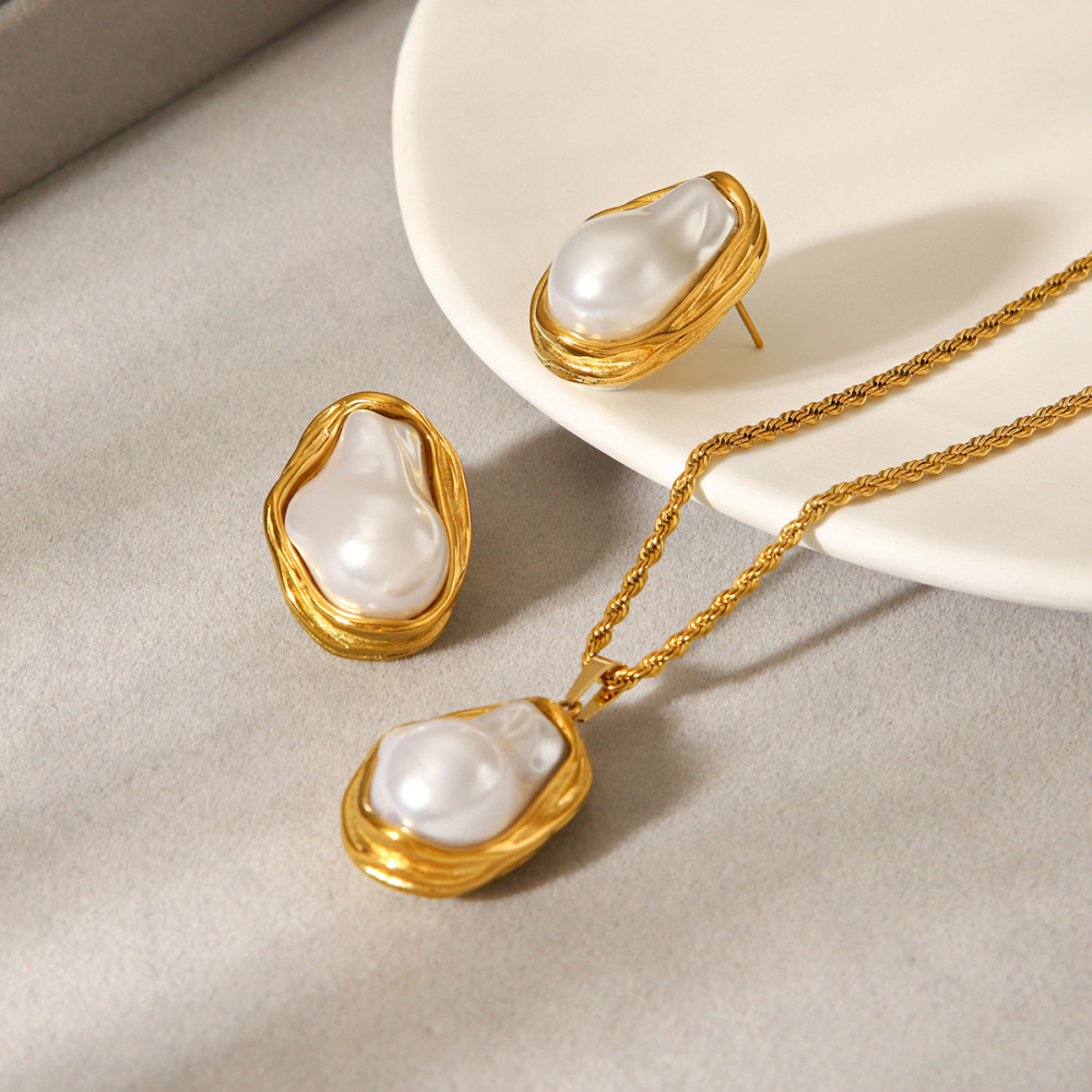 Hot Selling Baroque Pearl Jewelry Set Stud Earrings