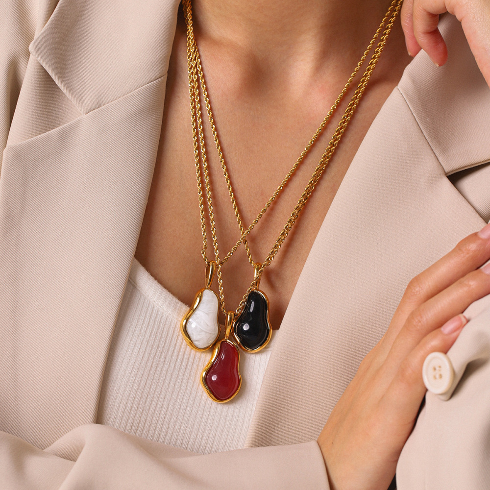 Hot Selling Baroque Pearl Shaped Pendant Necklace