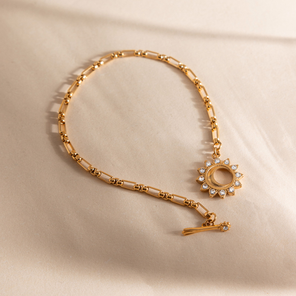 New Design Stainless Steel CZ Hollow Sun Bracelet