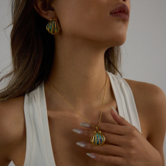 Wholesale Ocean Beach Vacation Style Abalone Shell Shell Pendant Necklace Stud Earrings Set