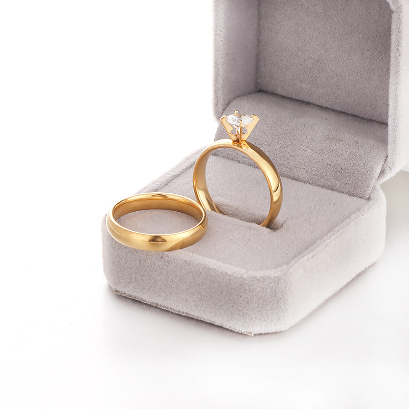 Hot Selling 4mm Stainless Steel Arc Surface Engagement Rings Set for Couples