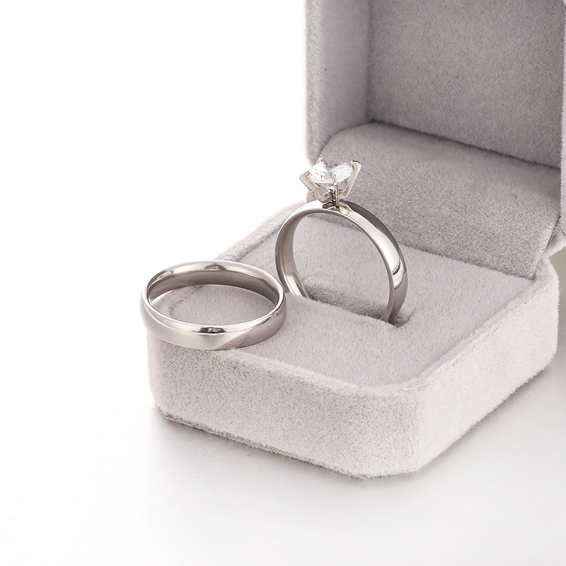 Hot Selling 4mm Stainless Steel Arc Surface Engagement Rings Set for Couples