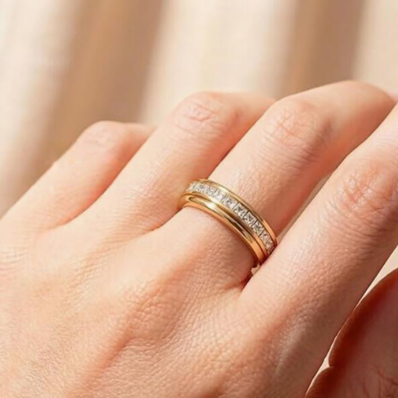 IVIAPRO Jewelry Hot Selling Stainless Steel Rotatable Zircon Rings for Couples