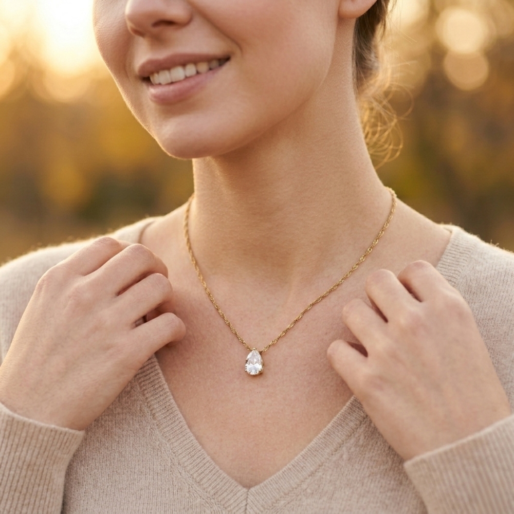 Hot Selling Minimalist Style CZ Water Drop Pendant Necklace