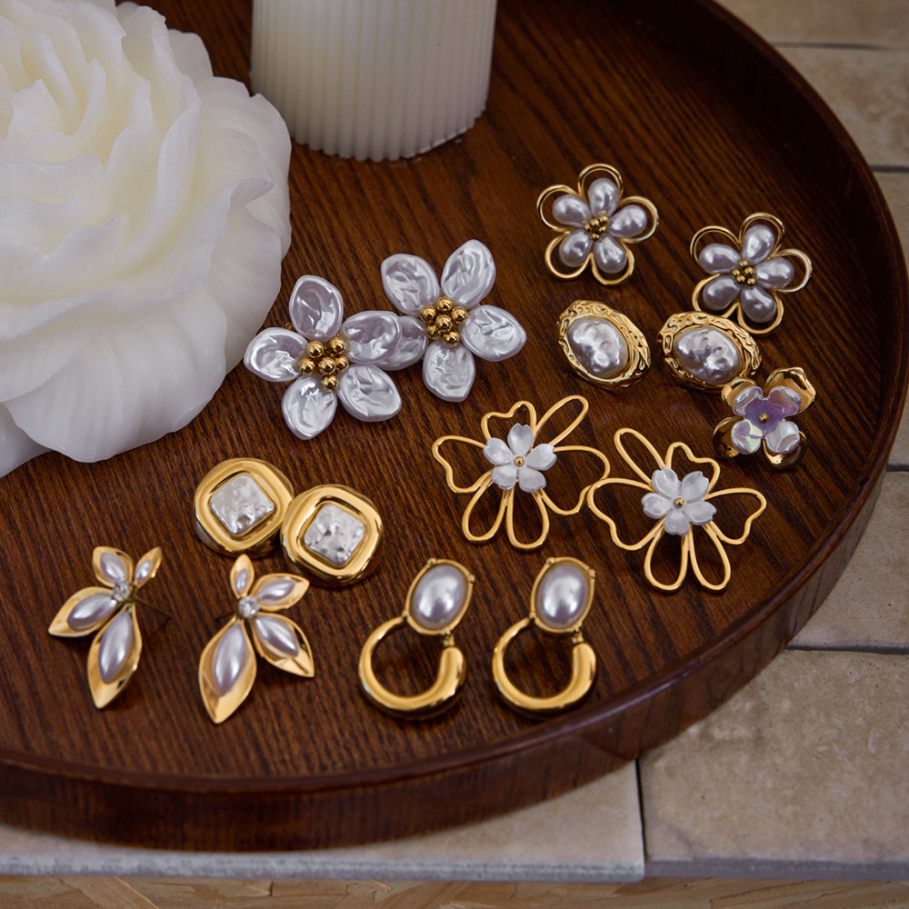 New Elegant Vintage Style Waterproof Stainless Steel Pearl Flower Stud Earrings
