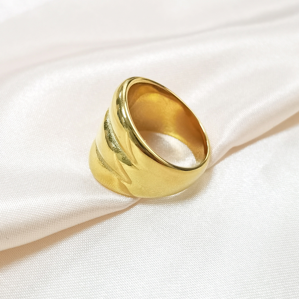 Fashion Jewelry High End 18K Gold Plated Chunky Rings Tarnish Free Waterproof Jewelry