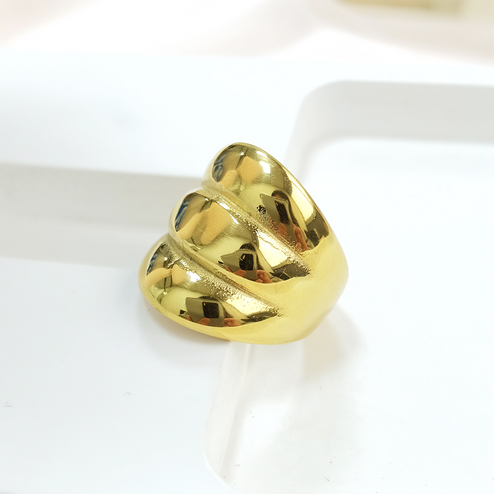 Fashion Jewelry High End 18K Gold Plated Chunky Rings Tarnish Free Waterproof Jewelry