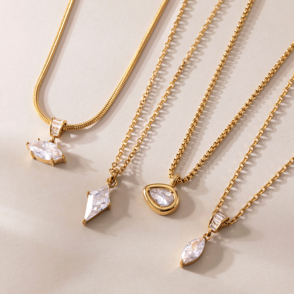Hot Seller Jewelry Wholesale Tarnish Free Stainless Steel Geometric Zircon Pendant Necklace