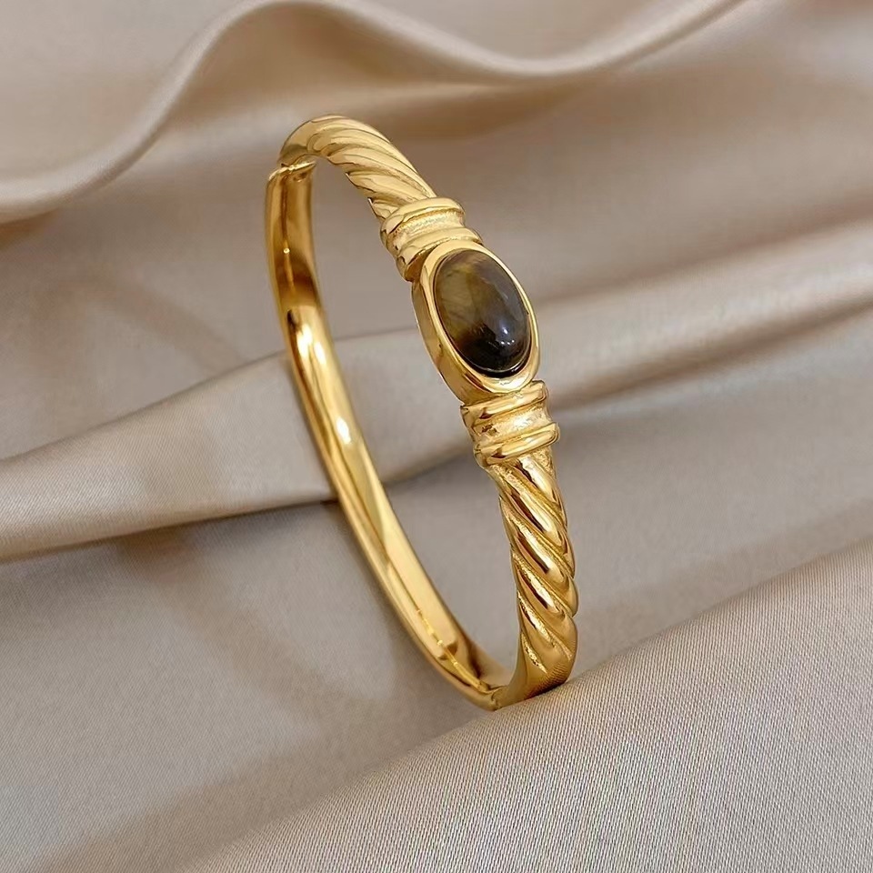New Vintage Style Stainless Steel Jewelry Wholesale Retro Oval Tiger Eye Stone Bracelets Bangles